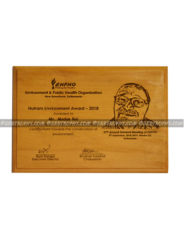 WOODEN PLAQUE ENGRAVED PHOTO